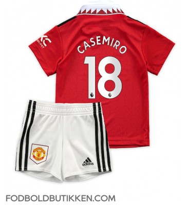 Manchester United Casemiro #18 Hjemmebanetrøje Børn 2022-23 Kortærmet (+ Korte bukser)
